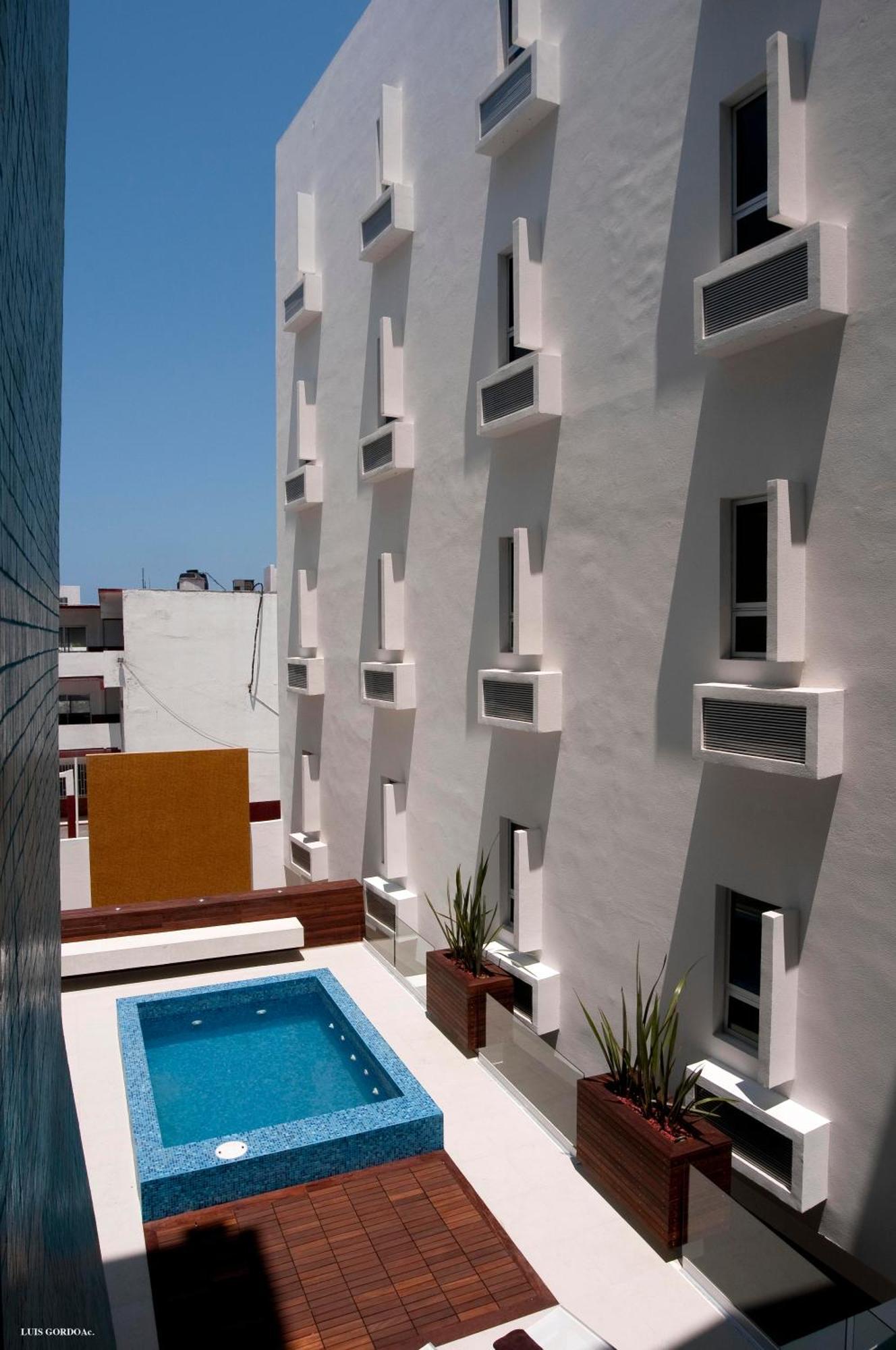 Nu Hotel